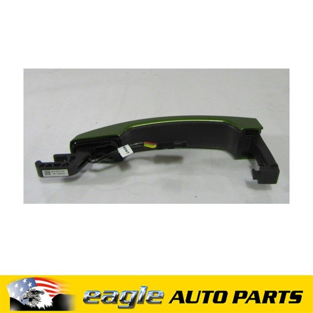 HOLDEN VF COMMODORE FRONT LEFT/RIGHT OUTER DOOR HANDLE WITH BUTTON 13577716-1
