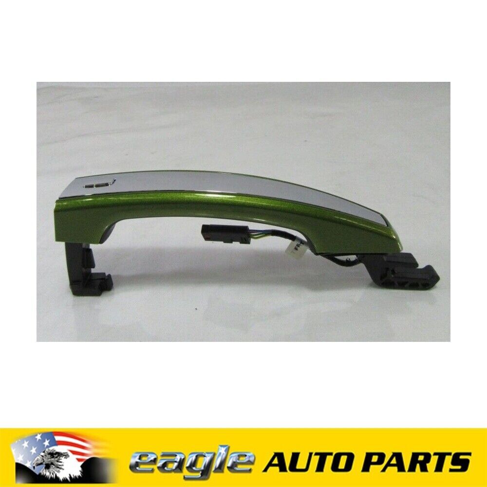 HOLDEN VF COMMODORE FRONT LEFT/RIGHT OUTER DOOR HANDLE WITH BUTTON 13577716-1