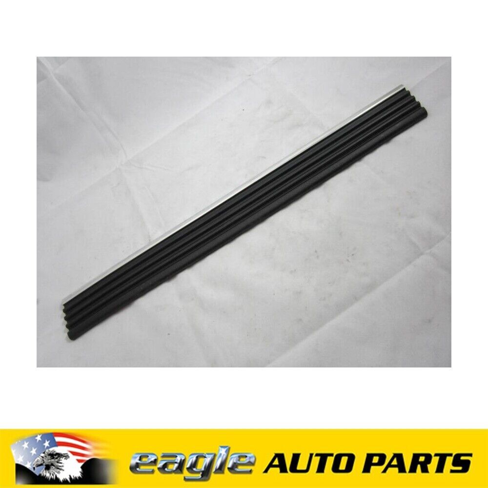 CHEV GMC 1994 - 1998 C1500 C2500 C3500 R/H REAR 1/4 SIDE MOULD  # 15740094