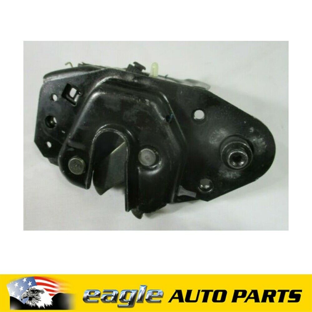 HOLDEN SUBURBAN LEFT HAND SIDE LOWER TAILGATE LATCH OE # 15960865