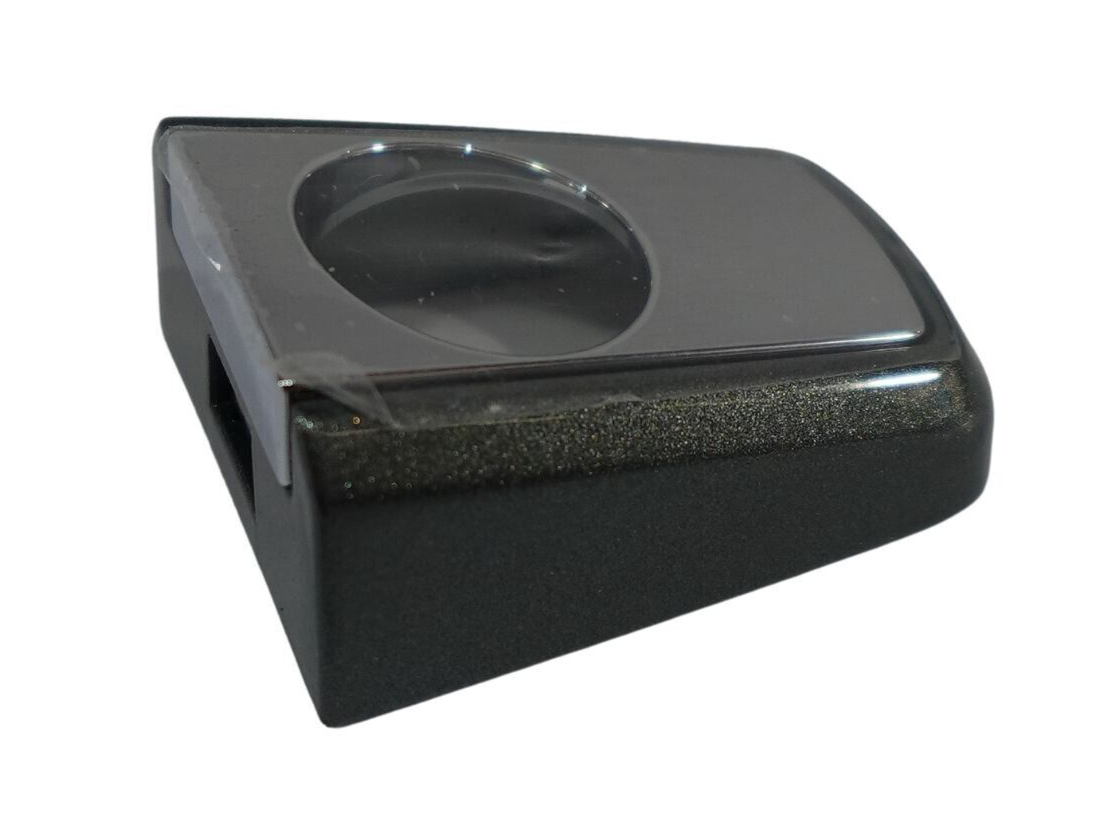 HOLDEN VF COMMODORE R/HAND FRONT DOOR LOCK COVER WITH KEYHOLE /CHROME 25936865-3