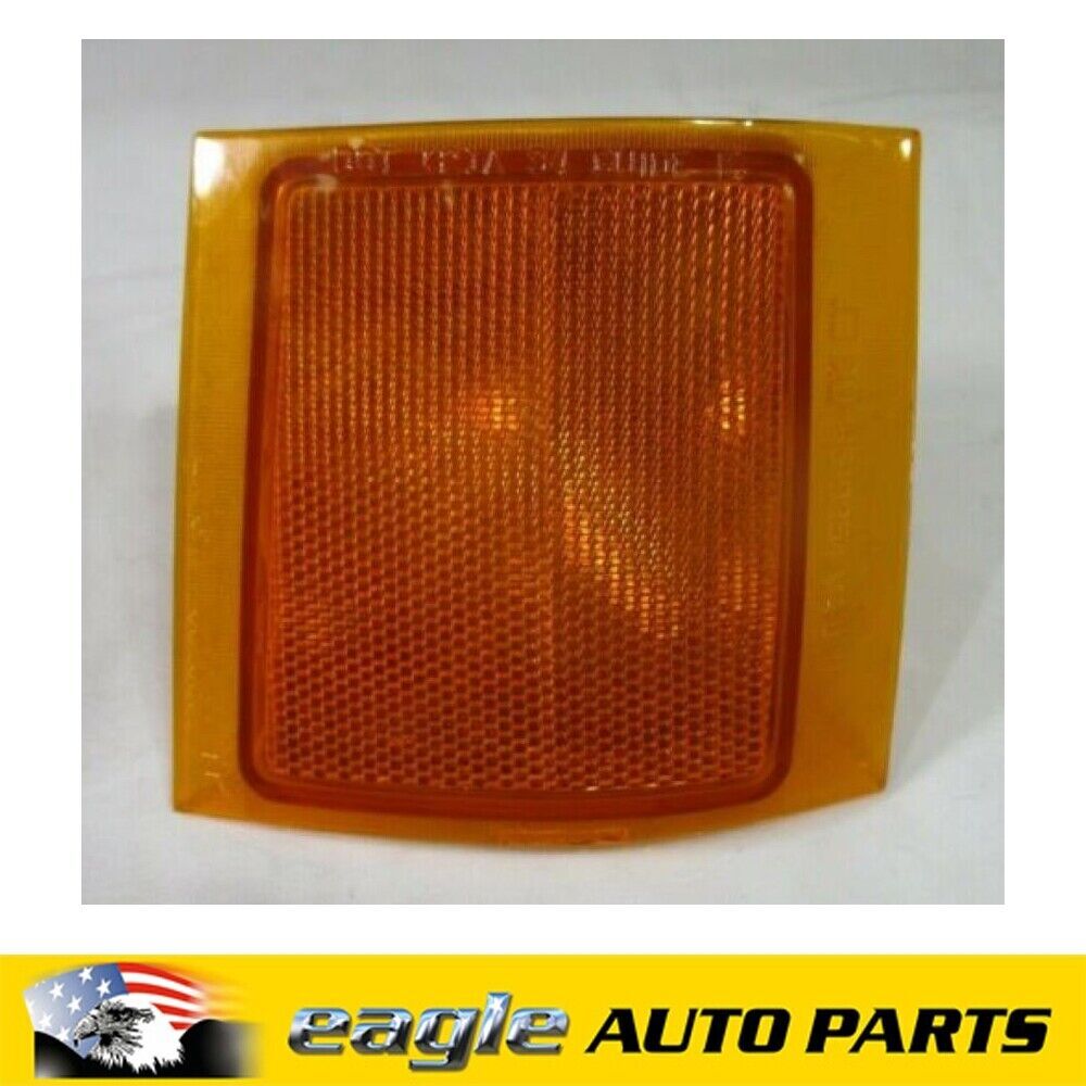 HOLDEN SUBURBAN RIGHT HAND FRONT UPPER REFLECTOR OE GENUINE # 5977460