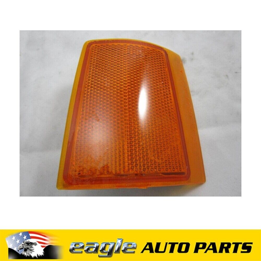 GMC C1500 C2500 C3500 1997 1998 R/H FRONT UPPER REFLECTOR # 5977464