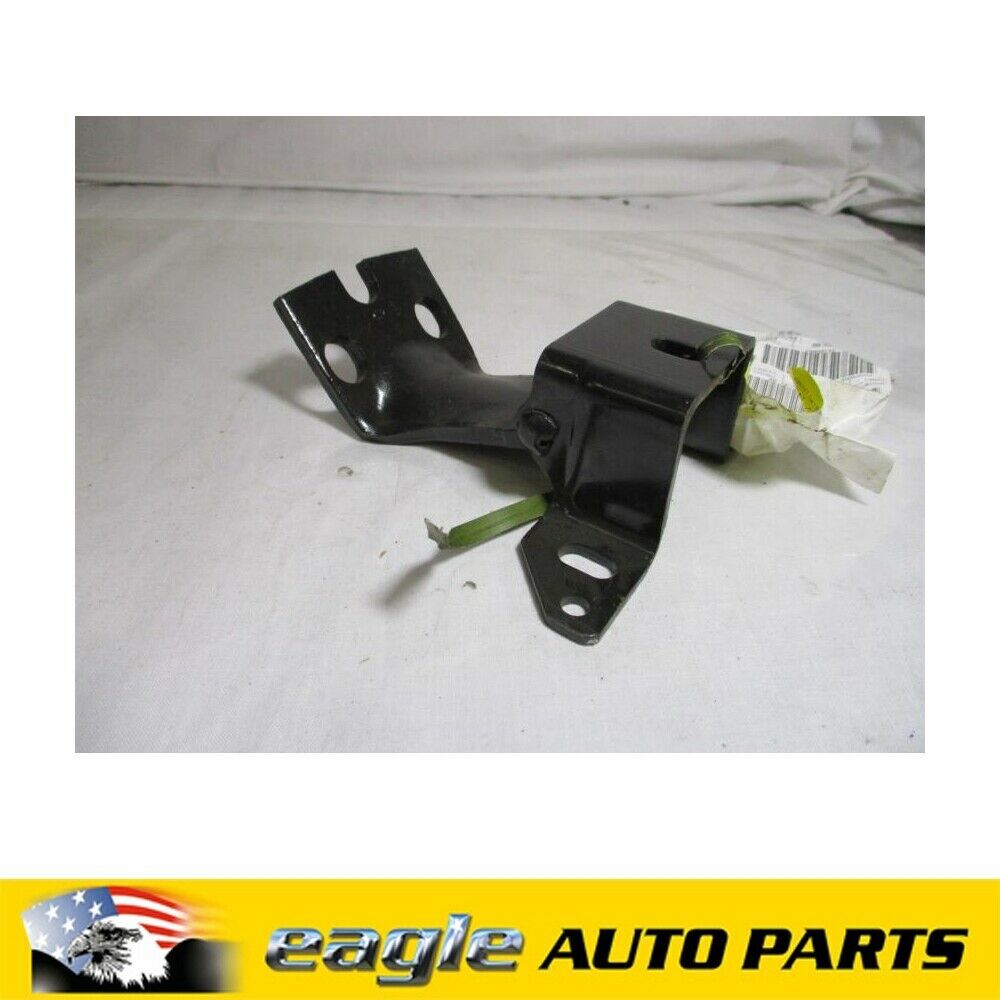 Genuine SAAB 900 1986 - 1993 L/H Front Door Hinge # 6912570