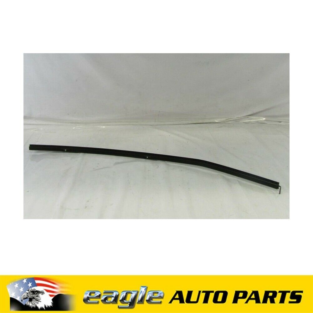 HOLDEN VN VP VR VS COMMODORE LHR DOOR WINDOW GUIDE RAIL # 92031554