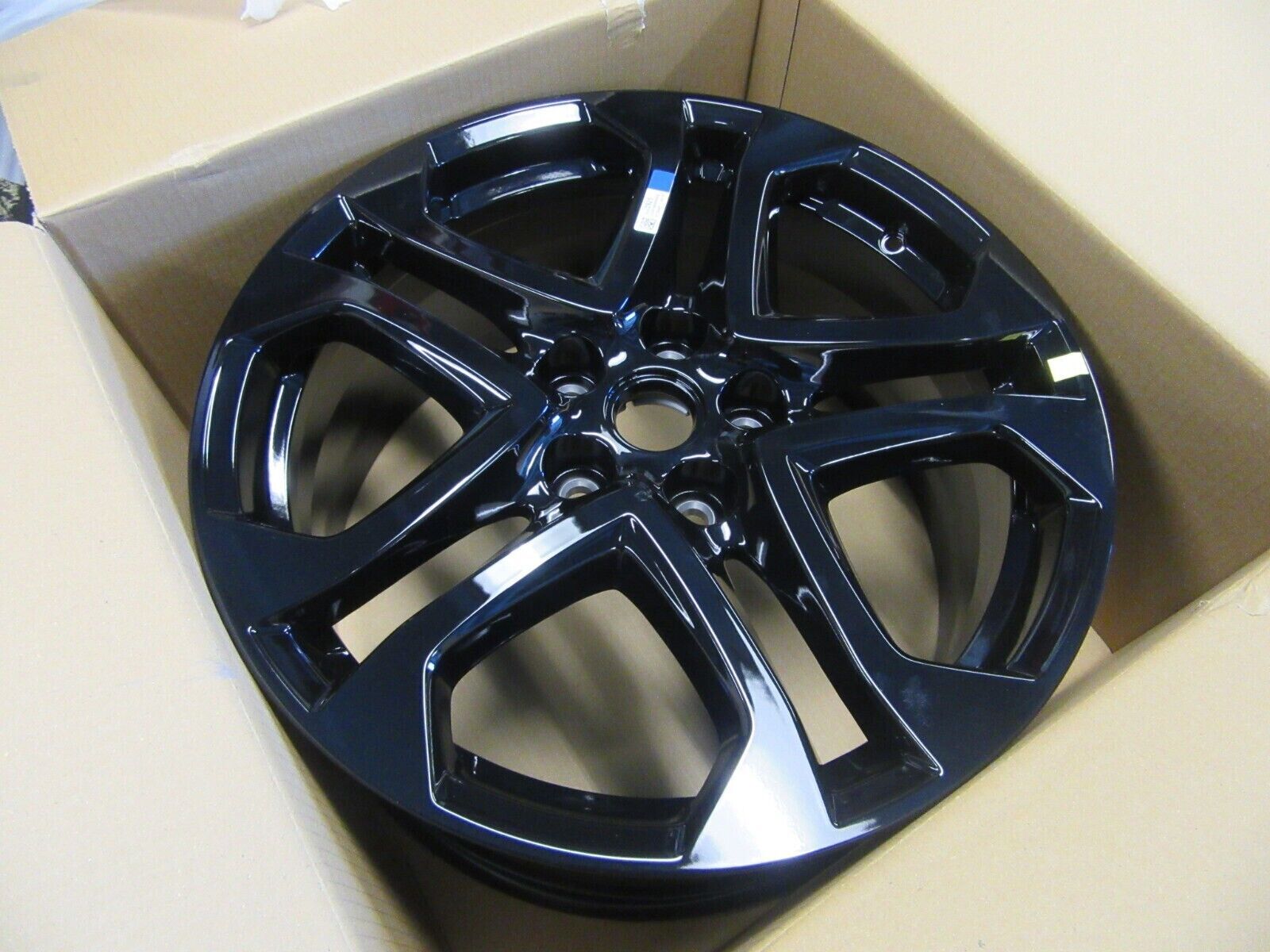 Holden Commodore VF SSV Redline Mag Wheel 19'' X 8.5" Front Only Genuine GM