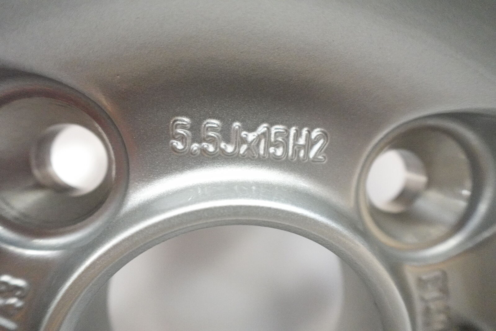 SAAB AERO WHEEL RIGHT HAND SIDE 15" x 5.5" GENUINE # 105124606