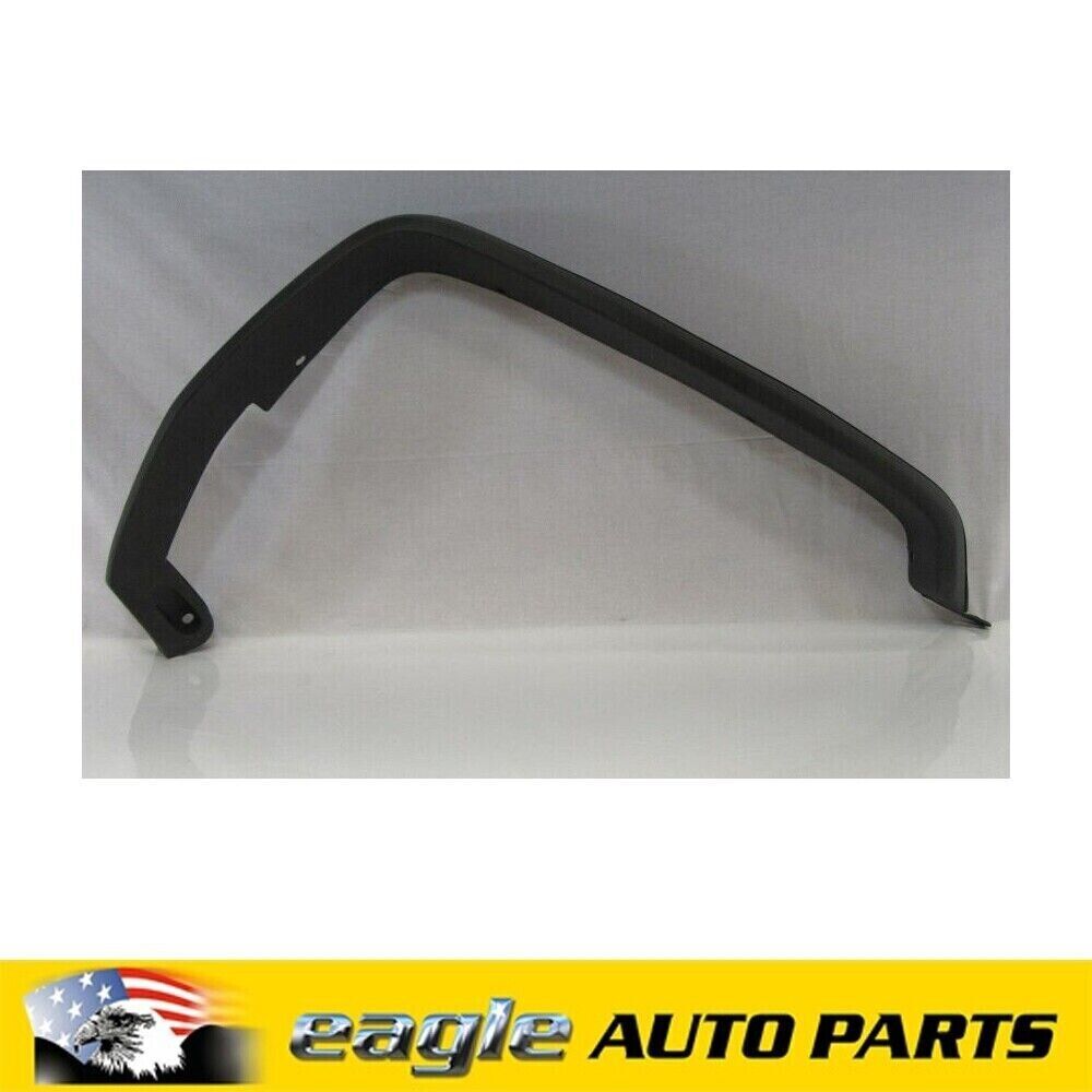 HUMMER H3 RIGHT HAND FRONT GUARD FLARE MOULDING # 15822885