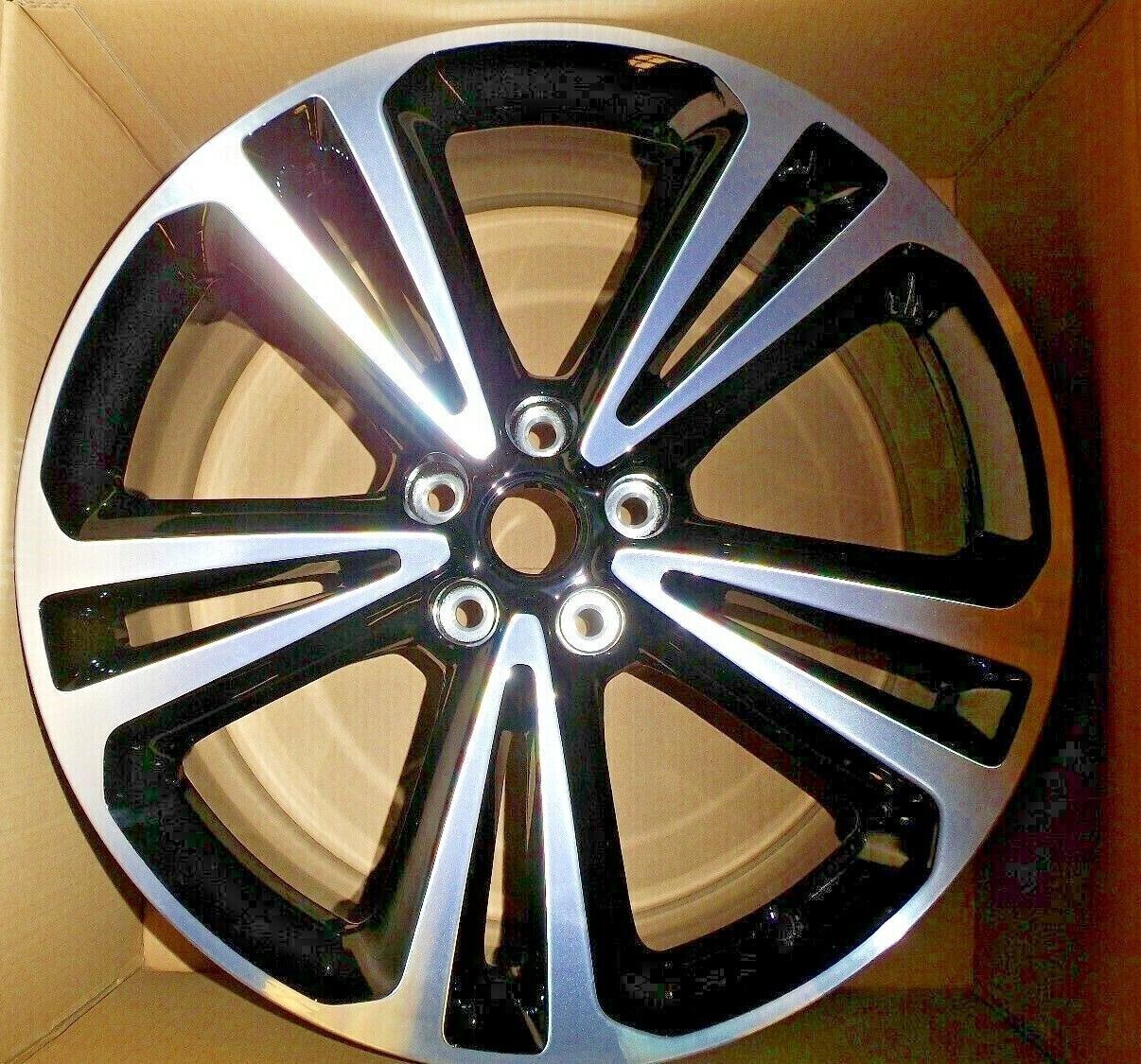 Holden ZB Commodore Hatch 20" x 8.5" Mag Wheel Genuine GM