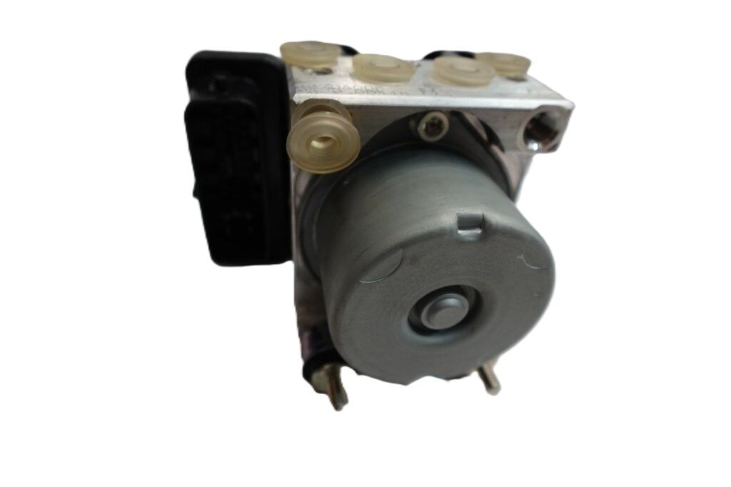MITSUBISHI OUTLANDER 2002 - 06 HYDRAULIC ABS UNIT 4670A006
