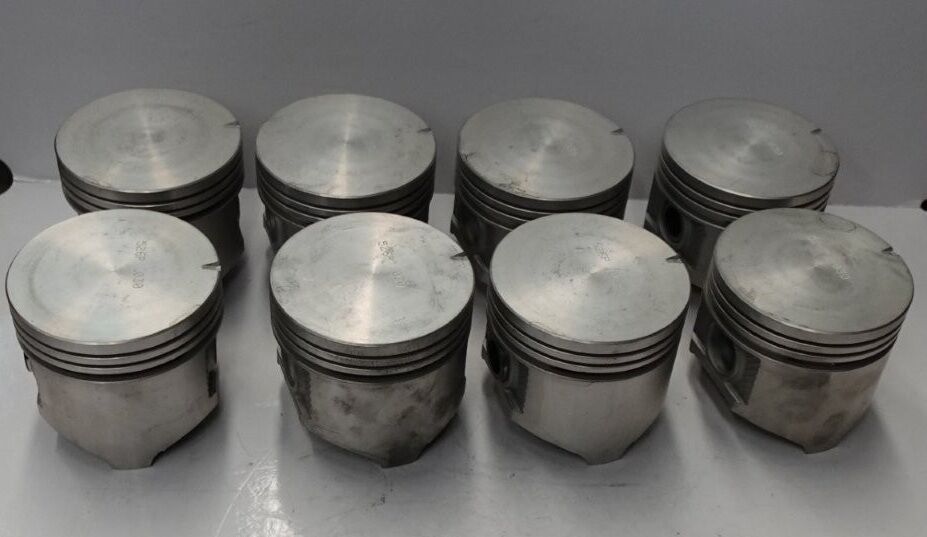 CHRYSLER 318 V8 FLAT TOP PISTON SET PLUS .030" OVERSIZE