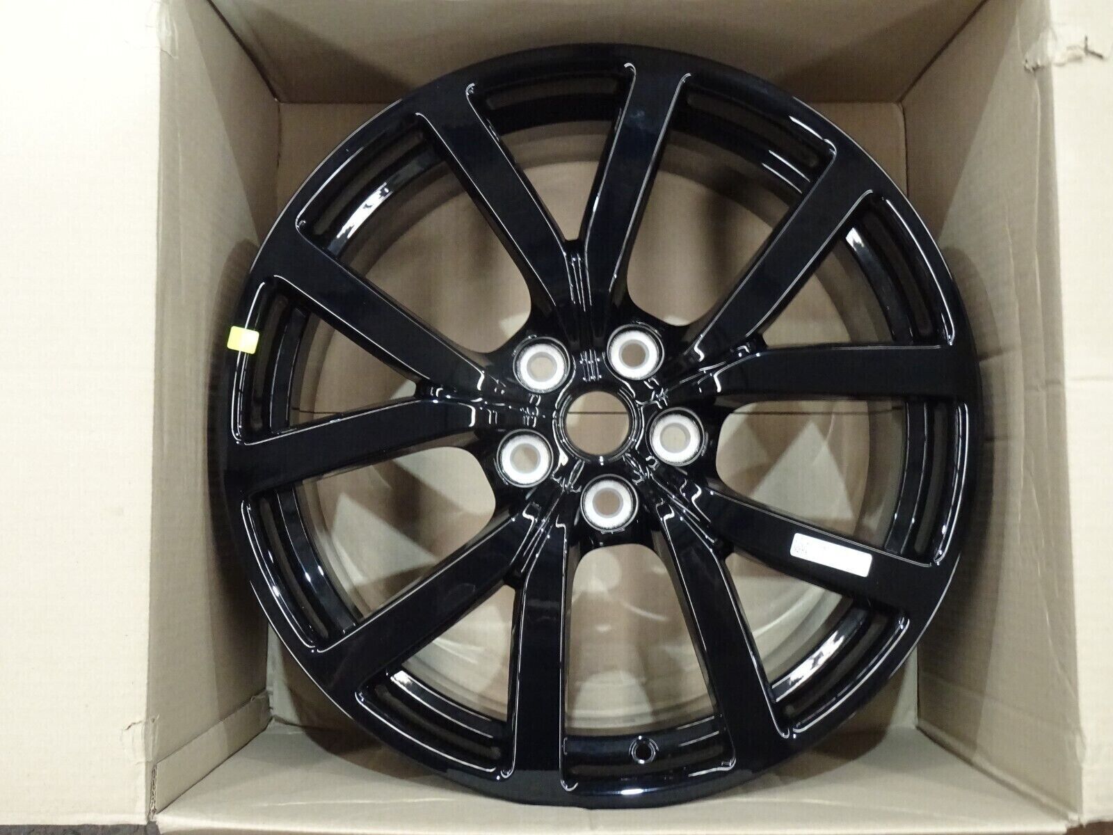 Holden VF Redline Commodore 20" x 8.5" Mag Wheel Black 2014 - 2016 Genuine GM