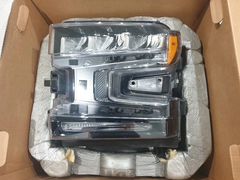 CHEV SILVERADO 1500 LTZ LEFT HAND FRONT HEADLIGHT 2020 - 2022